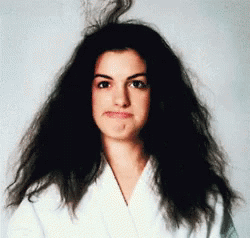 Anne Hathaway Messy Hair GIF - Anne Hathaway Messy Hair Princess Diaries GIFs