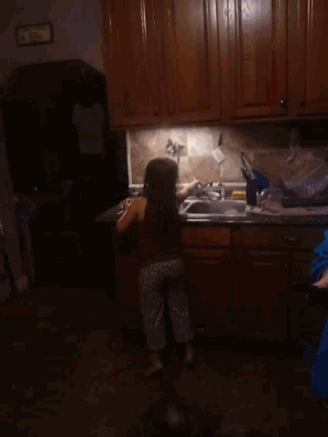 Your Sister Washing Hands GIF - Your Sister Washing Hands Cant Reach It GIFs