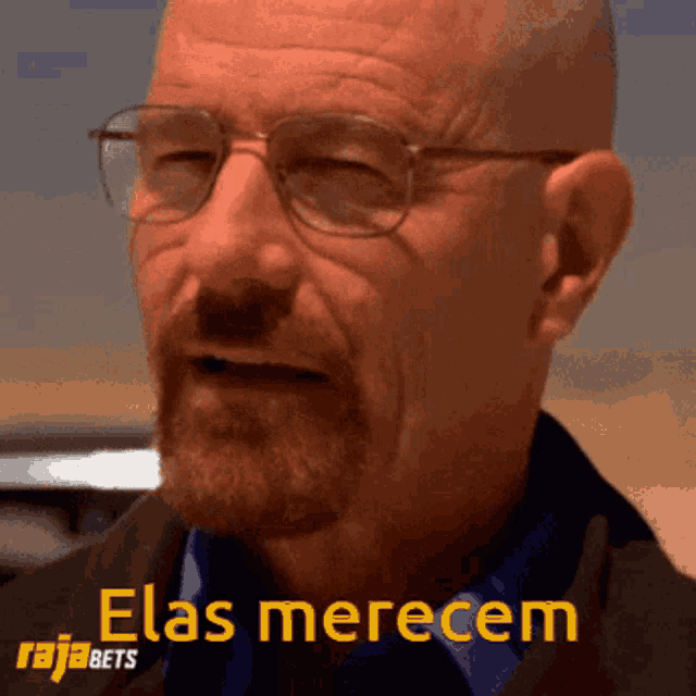 a man with glasses and a beard says elas merecem rajabets