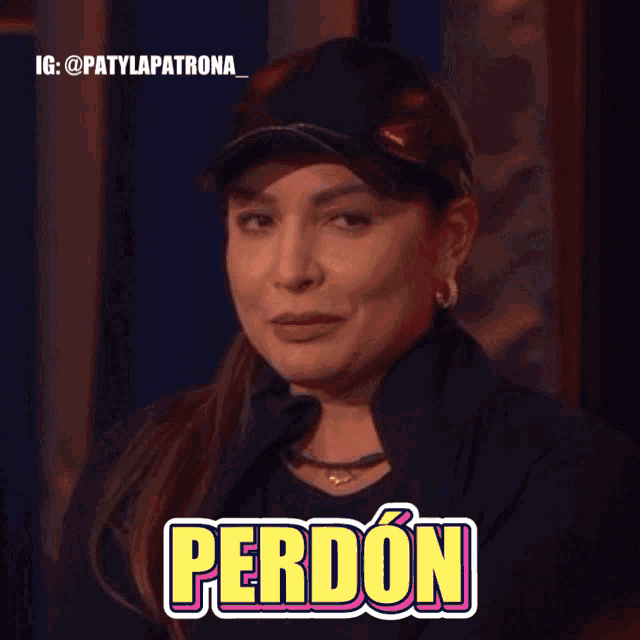 a woman covering her nose with her hand and the word perdon in the corner