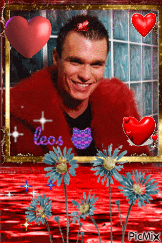 a picture of a man in a red coat with the word leo on it