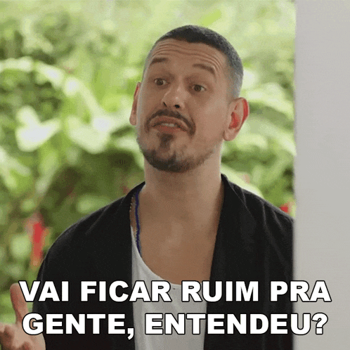 a man with a beard is making a funny face and says vai ficar ruim pra gente entendeu