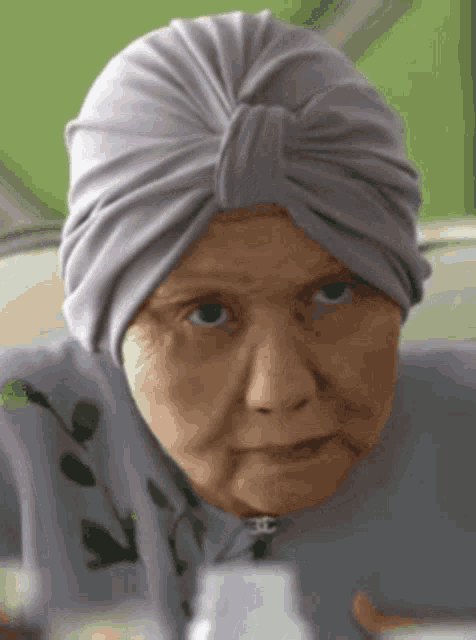 Nenek Rusly Sheila Rusly GIF - Nenek Rusly Sheila Rusly Granny GIFs