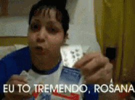 a woman is holding a bag of food and says eu to tremendo rosana on the bottom