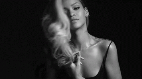 Rihanna GIF - Rihanna Hair Flip GIFs