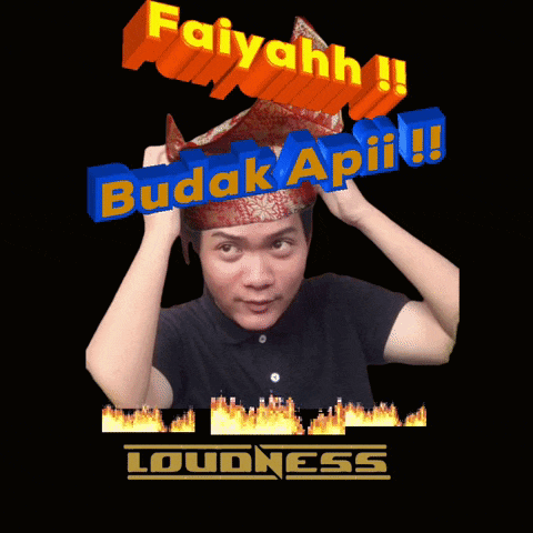 a man wearing a headband with the words faiyahh !! budak apii !! written on it