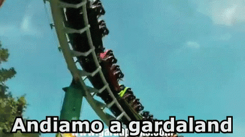 Gardaland Parco Divertimenti Giostre Montagna Russa GIF - Gardaland Amusement Park Carousel GIFs