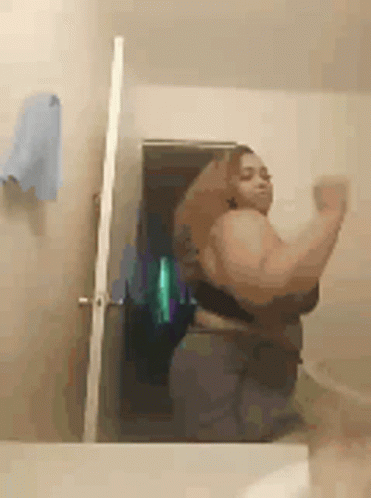 Whats Up Fat Lady GIF - Whats Up Fat Lady Dancing GIFs