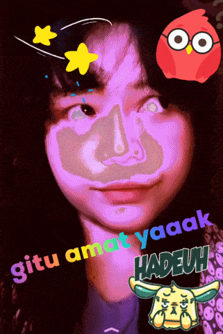 a picture of a girl with the words " gitu amat yaaak hadeuh " written on it
