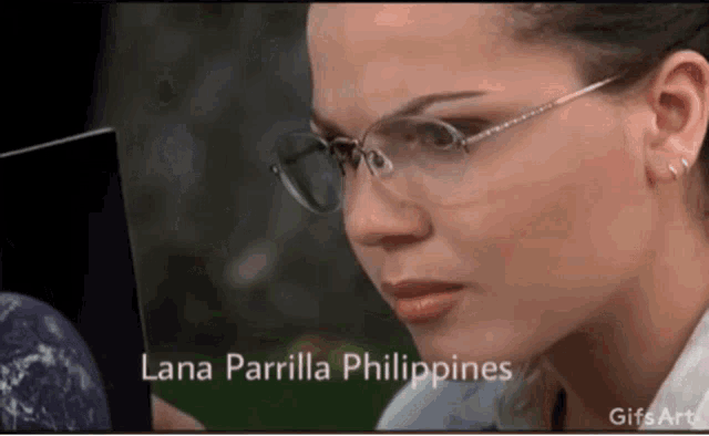 Lana Parrilla Lana Parrilla Reading GIF - Lana Parrilla Lana Parrilla Reading Lana Parrilla Spiders GIFs