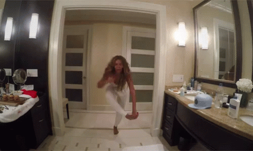 Beyonce 711 GIF - Beyonce 711 Jump GIFs