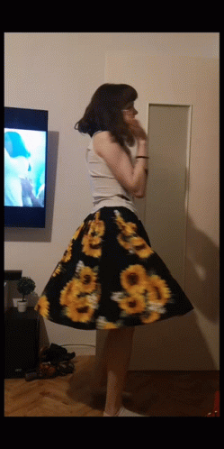 Dress Turn Around GIF - Dress Turn Around Skirt GIFs