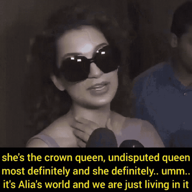 Its Alias World And We Are Just Living In It Alia Bhatt GIF - Its Alias World And We Are Just Living In It Alia Bhatt Kangana Ranaut GIFs