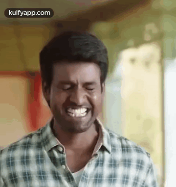 Laughing.Gif GIF - Laughing Soori Namma Veettu Pillai Movie GIFs