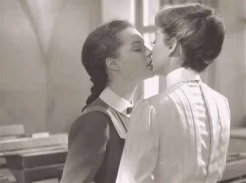 Gay Kiss GIF - Gay Kiss Lesbian GIFs