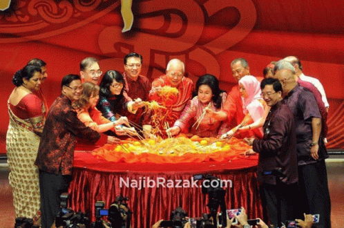 Najib Tahun Baru Cina Dinner Najib Chopstick GIF - Najib Tahun Baru Cina Dinner Najib Chopstick GIFs