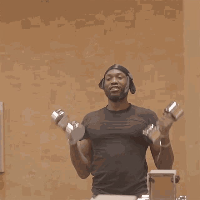 Bicep Curls Meek Mill GIF - Bicep Curls Meek Mill Working Out GIFs