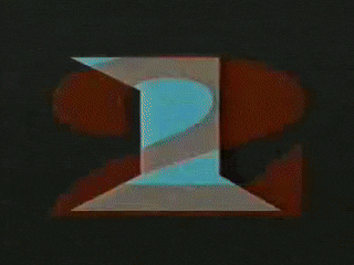 a green number 8 is surrounded by a yellow and blue circle