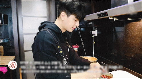 Yunhyeong Ikon Songchelin Tasty Chef Cooking Food Taste Kpop Idol GIF - Yunhyeong Ikon Songchelin Tasty Chef Cooking Food Taste Kpop Idol GIFs