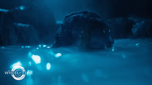 Emerging From The Water Nynaeve Almeara GIF - Emerging From The Water Nynaeve Almeara The Wheel Of Time GIFs