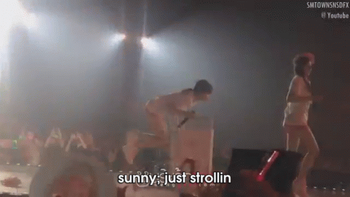 Sunny Strollin 😈🍕💕 GIF - Snsd Sunny Strolling GIFs