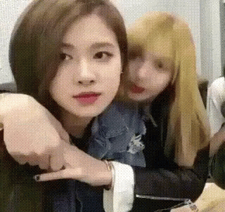 Blackpink Chaelice GIF - Blackpink Chaelice Parkchaeyoung GIFs