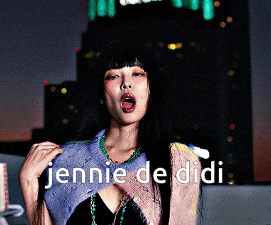 a woman with her mouth open and the words jennie de didi written below her