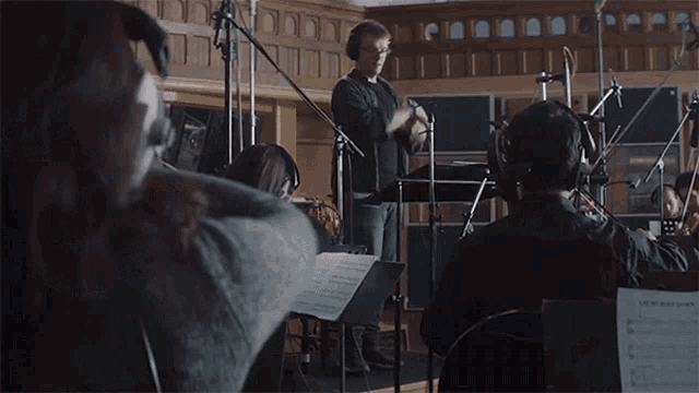 Conductor Rory Charles Graham GIF - Conductor Rory Charles Graham Rag N Bone Man GIFs