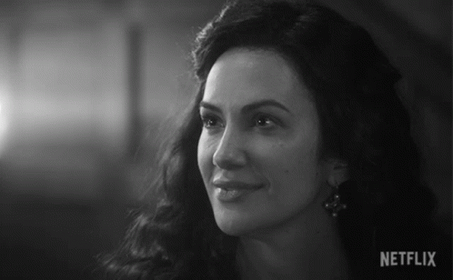 Smiling Kate Siegel GIF - Smiling Kate Siegel Viola Willoughby GIFs