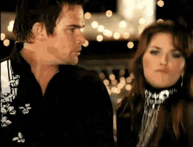 Dancing Shania Twain GIF - Dancing Shania Twain Party For Two Song GIFs