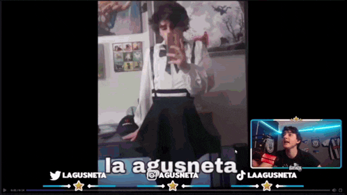 a video of a person taking a selfie with the words la agusneta on the bottom