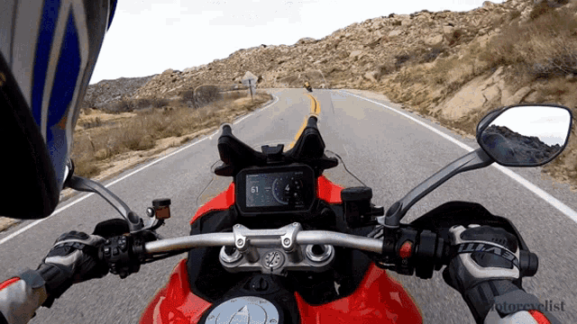 Cornering Motorcyclist GIF - Cornering Motorcyclist Motorcyclist Magazine GIFs