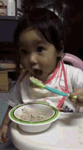 Noodle Sugus GIF - Noodle Sugus Eating Popcorn GIFs