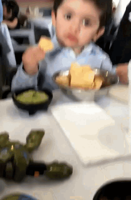 Wtf Eating GIF - Wtf Eating Hungry GIFs