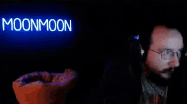 Moonmoon Omega Desk Slam GIF - Moonmoon Omega Desk Slam Dark Souls GIFs