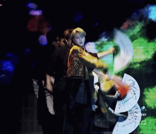 지민 부채춤 춤 부채 방탄소년단 방탄 GIF - Jimin Fan Dance Fan GIFs