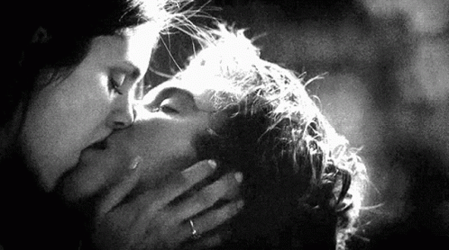 Kiss Making Out GIF - Kiss Making Out Kissing GIFs