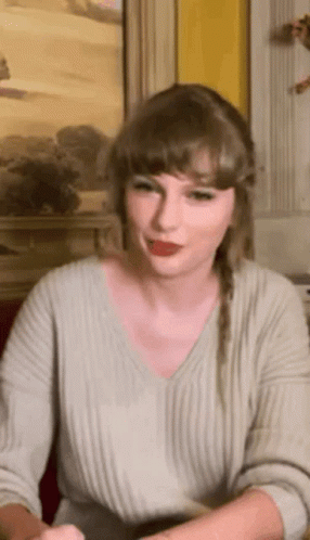Taylor Swift GIF - Taylor Swift Shrug GIFs
