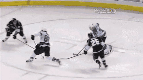 a hockey game is being shown on comcast sports net