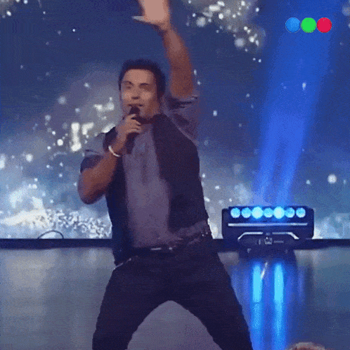 Cantando Carlos Gomez GIF - Cantando Carlos Gomez Got Talent Argentina GIFs