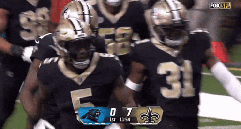 a fox nfl broadcast of a football game with the score of 7 to 0