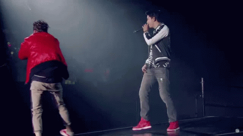2pm Wooyoung GIF - 2pm Wooyoung Taecyeon GIFs