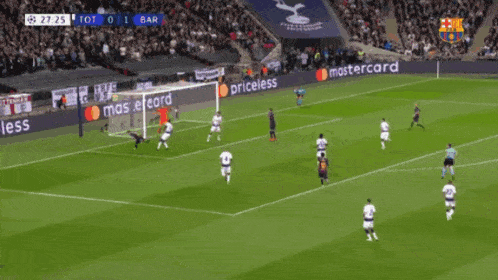 a soccer game is being played between tot and bar and the score is 0-1