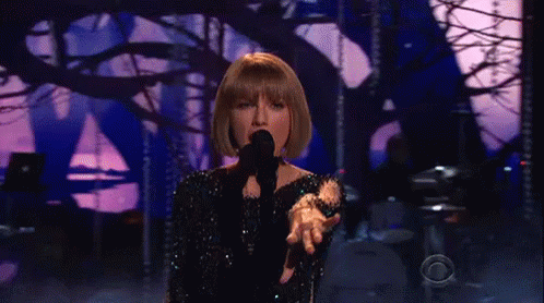 Taylor Swift At The Grammys GIF - Grammy Awars Grammys Taylor Swift GIFs