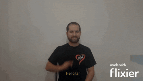 a man in a black shirt says felicitar in spanish