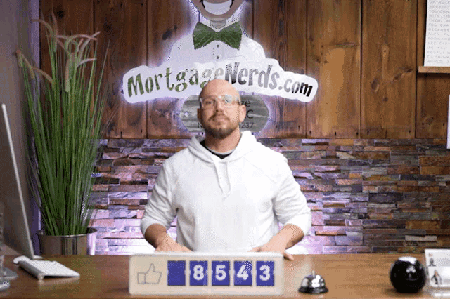 Mike Cox Mortgage Nerds GIF - Mike Cox Mortgage Nerds Cross Fingers GIFs