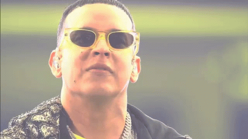 Sonriente Daddy Yankee GIF - Sonriente Daddy Yankee Que Tire Pa Lante GIFs