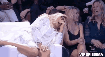 Viperissima Mara Venier GIF - Viperissima Mara Venier Isola Dei Famosi GIFs
