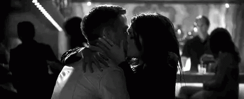 Emma Stone Ryan Gosling GIF - Emma Stone Ryan Gosling Kissing GIFs