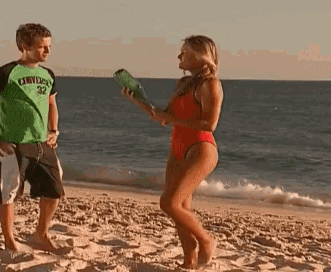 Diana Chaves Bottle GIF - Diana Chaves Bottle Message In A Bottle GIFs